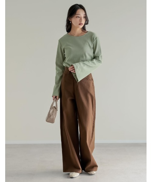 Re:EDIT（リエディ）の「[新色追加][累計販売枚数2.2万枚突破]クルーネックフレアスリーブリブカットソートップス（Tシャツ/カットソー・レディース・ブラック×ホワイト/ブラック/ホワイト/ホワイト×ブラック/イエロー/ブルー/グレー/ブラック系その他/グリーン/ホワイト系その他/グレー系その他/グリーン系その他/ホワイト系その他2/ブラウン/グレイッシュベージュ・MEDIUM/LARGE）」の19枚目の写真