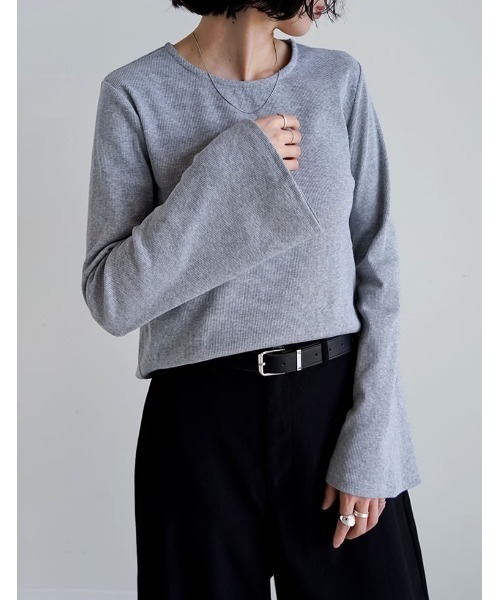 Re:EDIT（リエディ）の「[新色追加][累計販売枚数2.1万枚突破]クルーネックフレアスリーブリブカットソートップス（Tシャツ/カットソー・レディース・ブラック×ホワイト/ブラック/ホワイト/ホワイト×ブラック/イエロー/ブルー/グレー/ブラック系その他/グリーン/ホワイト系その他/グレー系その他/グリーン系その他/ホワイト系その他2/ブラウン/グレイッシュベージュ・MEDIUM/LARGE）」の18枚目の写真