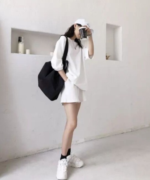 wears（ウェアーズ）の「【セットアップ】無地 カジュアルルームウェア（ルームウェア/パジャマ・レディース・ブラック/グレー/ホワイト・FREE）」の4枚目の写真
