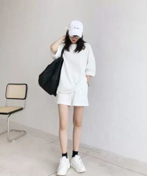 wears（ウェアーズ）の「【セットアップ】無地 カジュアルルームウェア（ルームウェア/パジャマ・レディース・ブラック/グレー/ホワイト・FREE）」の5枚目の写真