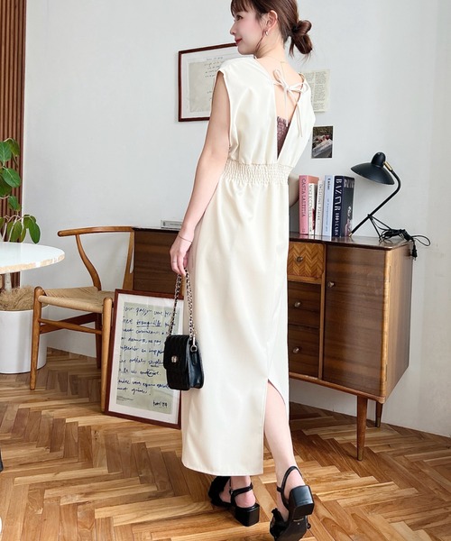 moment+（モーメントプラス）の「リネンライクVネックジャンパースカート（ジャンパースカート・レディース・ブラウン/キャメル/ブラック/アイボリー・M/L）」の16枚目の写真