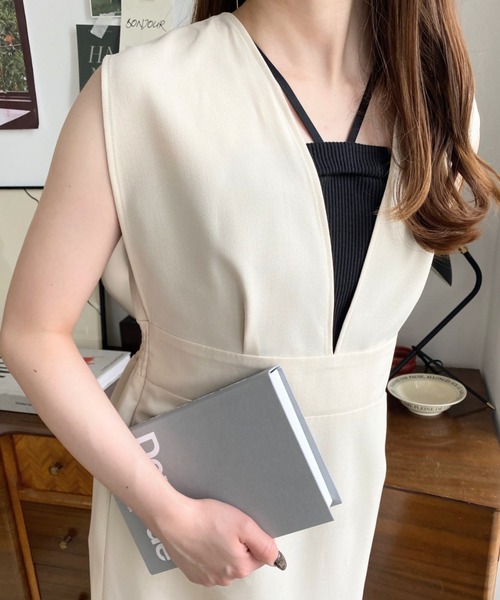 moment+（モーメントプラス）の「リネンライクVネックジャンパースカート（ジャンパースカート・レディース・ブラウン/キャメル/ブラック/アイボリー・M/L）」の22枚目の写真