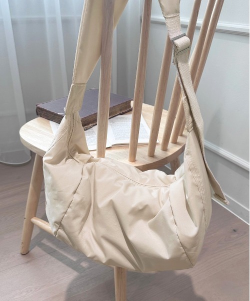 apres jour(アプレジュール)の「【apres jour×ARIAZ】ショルダーバッグ(ショルダーバッグ・レディース・アイボリー/ブラック/ピンク/カーキ/オフホワイト/ベージュ/ネイビー・FREE)」の8枚目の写真