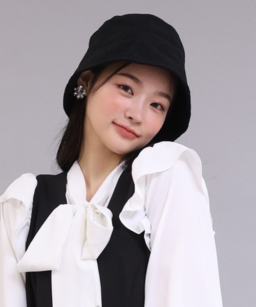 one after another NICE CLAUP（ワンアフターアナザーナイスクラップ）の「リップルクローシュハット（ハット・レディース・アイボリー/ブラック・FREE）」の2枚目の写真