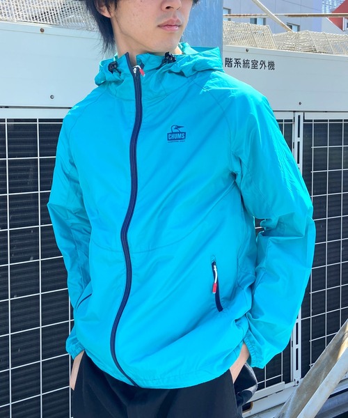 CHUMS（チャムス）の「CHUMS/チャムス ウインドブレーカー コンパクト 軽量 パッカブル CH04-1349（その他アウター・メンズ・ブルー/ベージュ系その他/ブラック×グリーン/マルチ/ブラック/グレイッシュベージュ/レッド/シアン/ネイビー/ライトベージュ/ブルーグリーン・M/L/XL）」の7枚目の写真