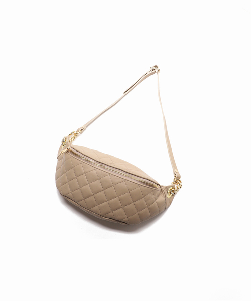 セール】【AULENTTI/オウレンティ】キルティングボディバッグ