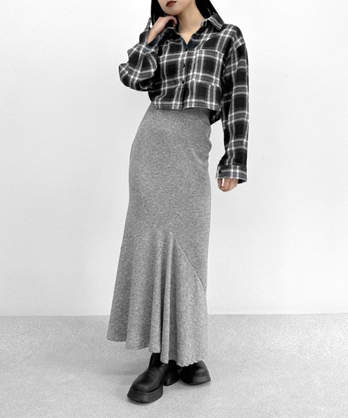 LVEU.(ラブユ.)の「Asymmetric mermaid skirt / アシンメトリーマーメイドスカート(スカート・レディース・グレー/ブラック・FREE)」の20枚目の写真