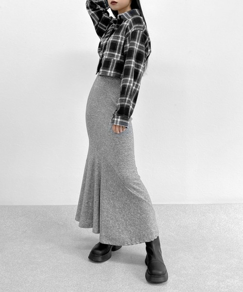 LVEU.(ラブユ.)の「Asymmetric mermaid skirt / アシンメトリーマーメイドスカート(スカート・レディース・グレー/ブラック・FREE)」の19枚目の写真