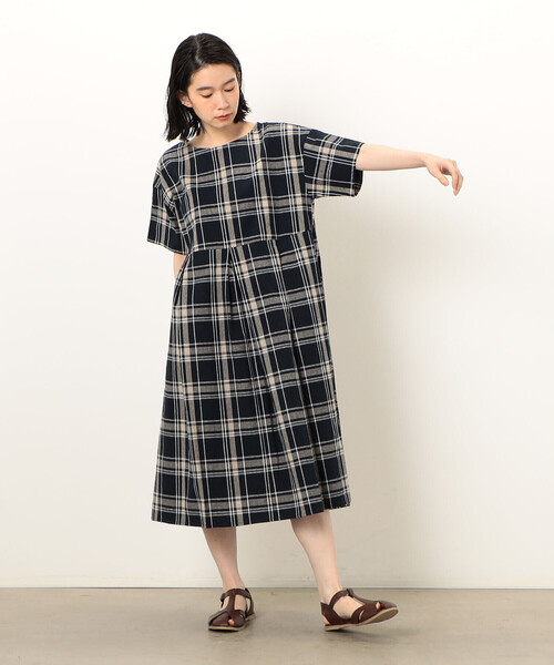 ONIGIRI（オニギリ）の「２ＷＡＹ　チェックアッパッパ　半袖ワンピース（ワンピース・レディース・ネイビー/ベージュ・MEDIUM/LARGE）」の10枚目の写真