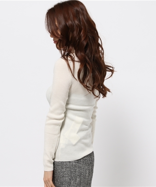 NATURAL BEAUTY BASIC(ナチュラルビューティーベーシック)の「【andGIRL 12月号掲載】【AneCan 12月号掲載】【JJ 12月号掲載】ファインメリノウールリブ14Gタートルニット(ニット/セーター・レディース・ブラック/グレー/ホワイト系その他/オフホワイト/ダークネイビー・MEDIUM)」の17枚目の写真