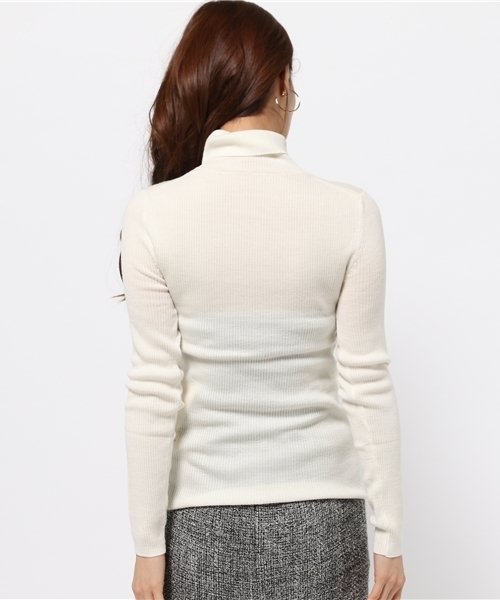 NATURAL BEAUTY BASIC(ナチュラルビューティーベーシック)の「【andGIRL 12月号掲載】【AneCan 12月号掲載】【JJ 12月号掲載】ファインメリノウールリブ14Gタートルニット(ニット/セーター・レディース・ブラック/グレー/ホワイト系その他/オフホワイト/ダークネイビー・MEDIUM)」の18枚目の写真