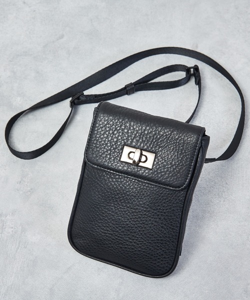 waku（ワク）の「waku ワク / 『KURO』Series レザーショルダーバッグ（キーリング付き）スクエアバッグ ミニバッグ フラップショルダー / WK-0053（ショルダーバッグ・メンズ・ブラック・FREE）」の14枚目の写真