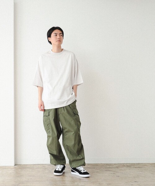 BEAMS(ビームス)の「BEAMS / ルーズ シルケット Tシャツ(Tシャツ/カットソー・メンズ・ブラック/ホワイト系その他6/ブラウン・S/M/L/XL)」の4枚目の写真
