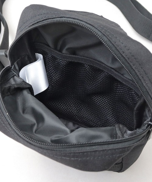 THRASHER（スラッシャー）の「撥水加工 ポリエステル ボックス型 ミニボディバッグ（ボディバッグ/ウエストポーチ・メンズ・ブラック・FREE）」の9枚目の写真