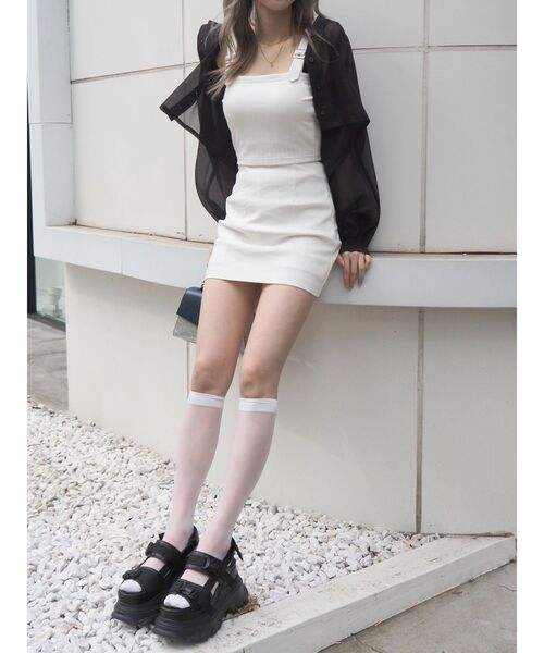 EVRIS（エヴリス）の「シアークロップドシャツ（シャツ/ブラウス・レディース・ブラック/ピンク/ブルー/ホワイト・FREE）」の6枚目の写真