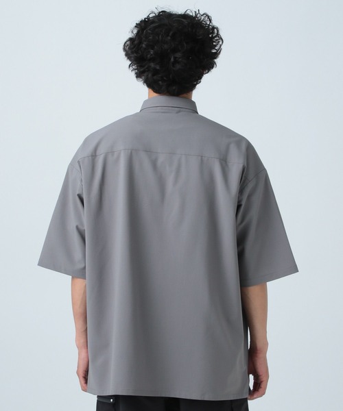 BAYFLOW（ベイフロー）の「【吸水速乾】COOLMAX フロントジップ 半袖シャツ（シャツ/ブラウス・メンズ・グレー/ブラック・LARGE/MEDIUM）」の10枚目の写真