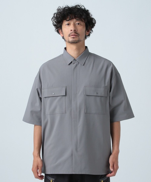 BAYFLOW（ベイフロー）の「【吸水速乾】COOLMAX フロントジップ 半袖シャツ（シャツ/ブラウス・メンズ・グレー/ブラック・LARGE/MEDIUM）」の8枚目の写真