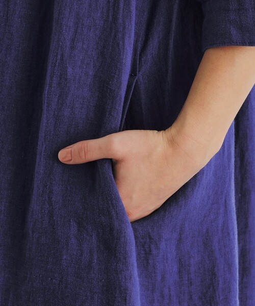 MACKINTOSH PHILOSOPHY（ﾏｯｷﾝﾄｯｼｭ ﾌｨﾛｿﾌｨｰ）の「GREY LABEL リネンシャーリングドレス（ワンピース・レディース・ブラック/ライトブルー・2）」の10枚目の写真