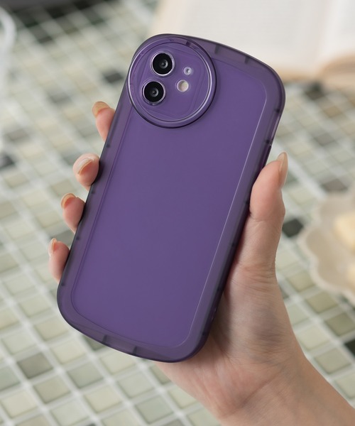 emonique（エモニーク）の「iPhoneケース カバー クリア プロテクション【SE/11/11pro/12/12pro/13/13pro/14/14pro対応】（スマホケース/カバー・レディース・ピンク/ホワイト/イエロー/パープル/ブラック/ブルー・B/C/D/E/F/G/H/I/A）」の4枚目の写真