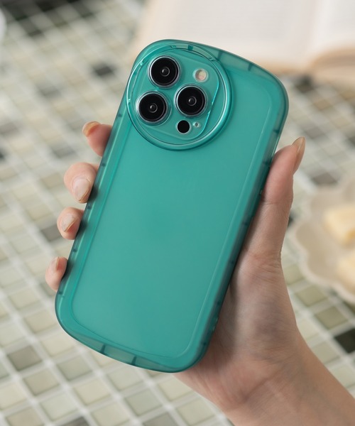 emonique（エモニーク）の「iPhoneケース カバー クリア プロテクション【SE/11/11pro/12/12pro/13/13pro/14/14pro対応】（スマホケース/カバー・レディース・ピンク/ホワイト/イエロー/パープル/ブラック/ブルー・B/C/D/E/F/G/H/I/A）」の3枚目の写真