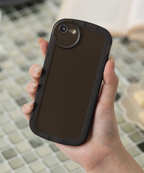 emonique（エモニーク）の「iPhoneケース カバー クリア プロテクション【SE/11/11pro/12/12pro/13/13pro/14/14pro対応】（スマホケース/カバー・レディース・ピンク/ホワイト/イエロー/パープル/ブラック/ブルー・B/C/D/E/F/G/H/I/A）」の2枚目の写真