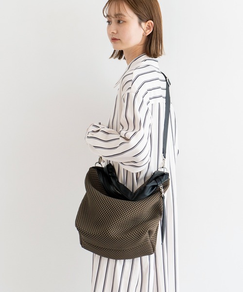 VitaFelice(ヴィータフェリーチェ)の「メッシュ2wayショルダーバッグ(ショルダーバッグ・レディース・モカ/ブラック/グレー/ホワイト・FREE)」の6枚目の写真
