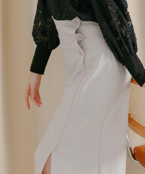 HEYUMM（ヘユム）の「ボタンディテールスカート（スカート・レディース・グレー/ライトベージュ/ブラック・MEDIUM/SMALL）」の6枚目の写真