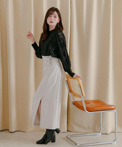 HEYUMM（ヘユム）の「ボタンディテールスカート（スカート・レディース・グレー/ライトベージュ/ブラック・MEDIUM/SMALL）」の10枚目の写真