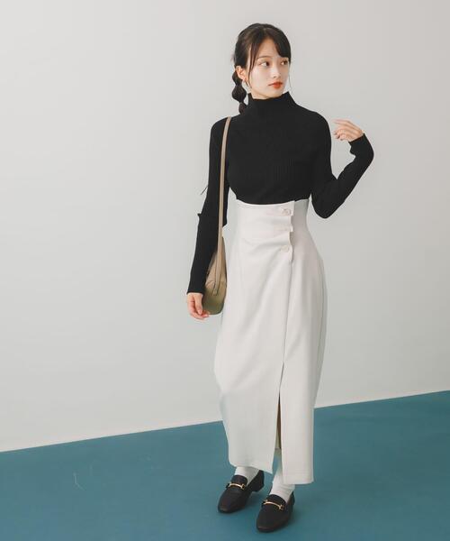 HEYUMM（ヘユム）の「ボタンディテールスカート（スカート・レディース・グレー/ライトベージュ/ブラック・MEDIUM/SMALL）」の16枚目の写真