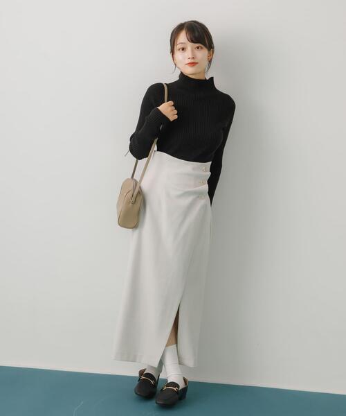 HEYUMM（ヘユム）の「ボタンディテールスカート（スカート・レディース・グレー/ライトベージュ/ブラック・MEDIUM/SMALL）」の17枚目の写真