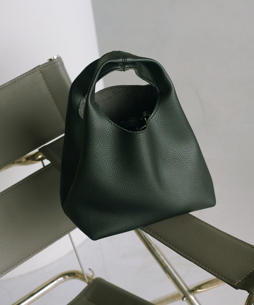 CREDONA(クレドナ)の「ショルダーベルト付ラップbag(ショルダーバッグ・レディース・ブラック・FREE)」の1枚目の写真