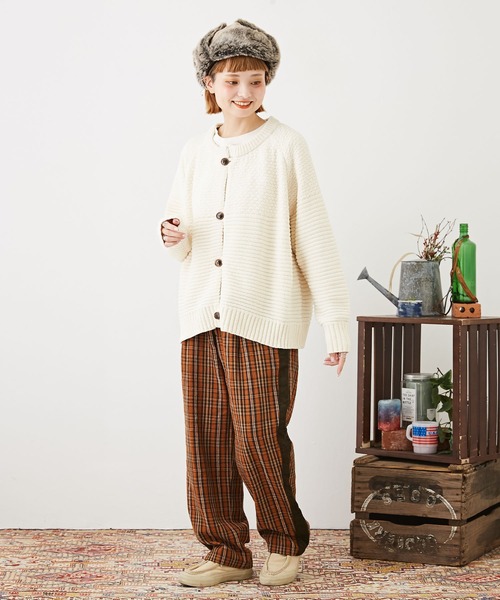 CUBE SUGAR(キューブシュガー)の「モール×ループヤーンニット切替カーディガン(カーディガン/ボレロ・レディース・ホワイト/オレンジ/イエロー/ブルー・M)」の7枚目の写真