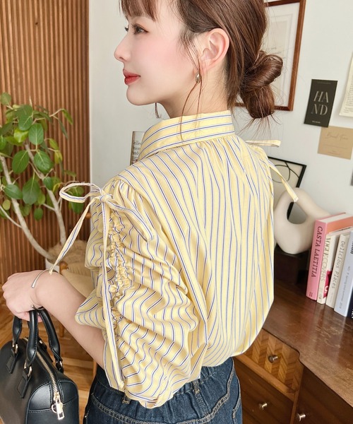 moment+(モーメントプラス)の「【累計販売枚数1万枚突破!】マルチストライプ袖シャーリングシャツブラウス(シャツ/ブラウス・レディース・サックスブルー/ピンク/イエロー・M/L)」の7枚目の写真
