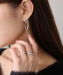 cheriella | 【cheriella】変形ドローイングラインメタルピアス IRREGULAR DRAWING LINE METAL EARRINGS(ピアス（両耳用）)