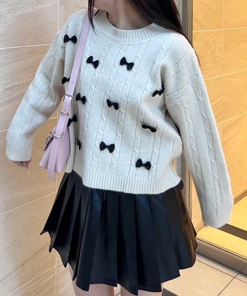 SPIGA（スピーガ）の「ﾘﾎﾞﾝﾓﾁｰﾌﾆｯﾄﾄｯﾌﾟｽ（ニット/セーター・レディース・ホワイト/ベージュ・FREE）」の2枚目の写真