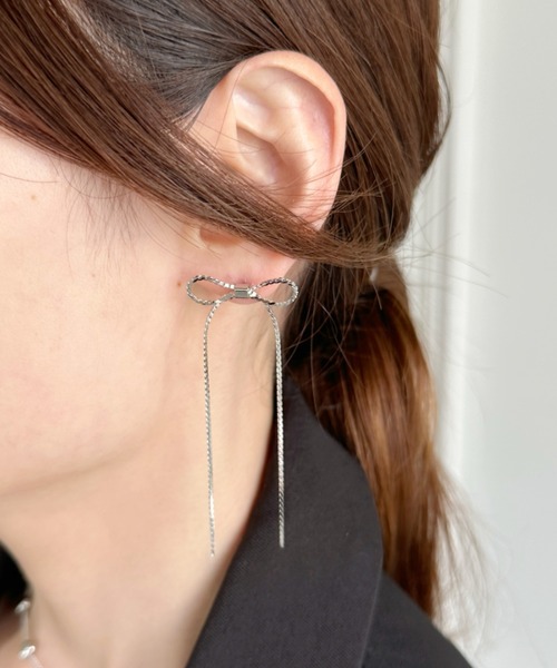 iso（イソ）の「スキニーリボンデザインピアス（ピアス（両耳用）・レディース・ゴールド/シルバー・FREE）」の12枚目の写真