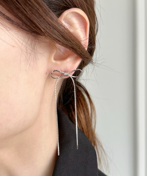 iso（イソ）の「スキニーリボンデザインピアス（ピアス（両耳用）・レディース・ゴールド/シルバー・FREE）」の6枚目の写真