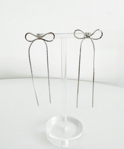 iso（イソ）の「スキニーリボンデザインピアス（ピアス（両耳用）・レディース・ゴールド/シルバー・FREE）」の9枚目の写真