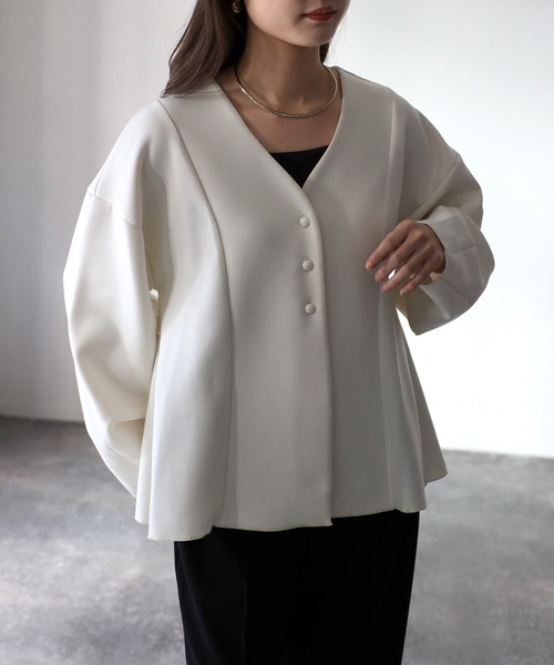 Riberry（リベリー）の「ダンボールペプラムカーディガン（カーディガン/ボレロ・レディース・ブラック/アイボリー・FREE）」の3枚目の写真