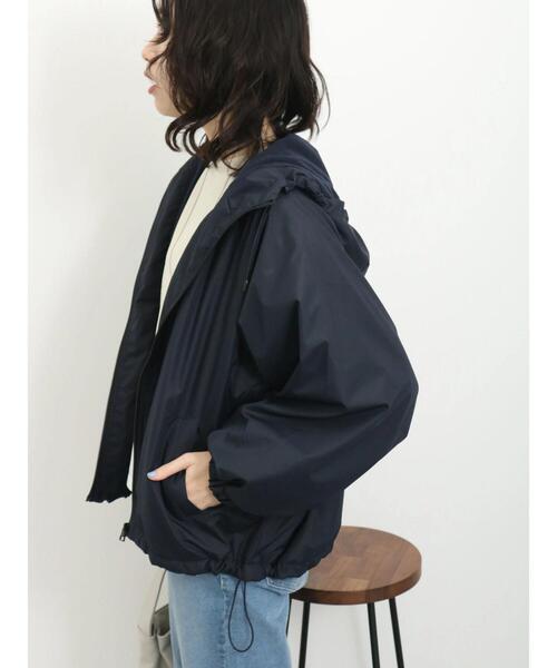 Samansa Mos2 blue（サマンサモスモスブルー）の「【撥水】ラグランマウンテンパーカー（ブルゾン・レディース・モカ/ライトベージュ/ネイビー・F）」の11枚目の写真