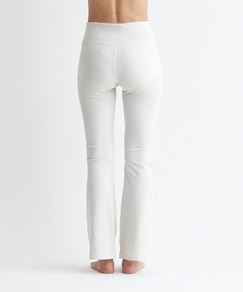 ROXY(ロキシー)の「SIMPLY CALM FLARE LE/ロキシー速乾UVカット付きフィットネスレギンスワイドパンツ(その他パンツ・レディース・ベージュ/グレー/ブラック・LARGE/MEDIUM/SMALL)」の6枚目の写真