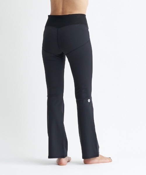 ROXY(ロキシー)の「SIMPLY CALM FLARE LE/ロキシー速乾UVカット付きフィットネスレギンスワイドパンツ(その他パンツ・レディース・ベージュ/グレー/ブラック・LARGE/MEDIUM/SMALL)」の7枚目の写真