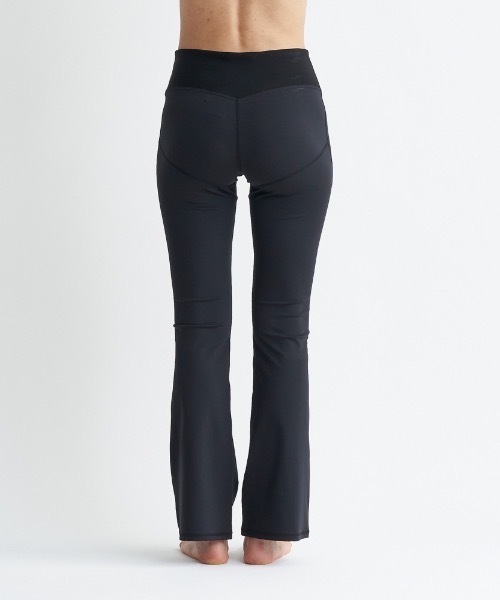 ROXY(ロキシー)の「SIMPLY CALM FLARE LE/ロキシー速乾UVカット付きフィットネスレギンスワイドパンツ(その他パンツ・レディース・ベージュ/グレー/ブラック・LARGE/MEDIUM/SMALL)」の12枚目の写真