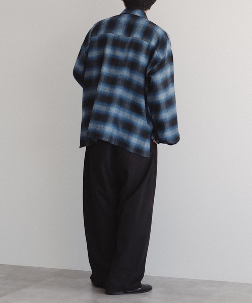 epnok(エプノック)の「アソートベーシックルーズシャツ(シャツ/ブラウス・メンズ・グレイッシュベージュ/ブラック/オフホワイト/サックスブルー/ホワイト系その他/ブルー/ダークグリーン/チャコールグレー/ブラック系その他/ブルー系その他/ダークグレー・SMALL/LARGE/MEDIUM)」の12枚目の写真