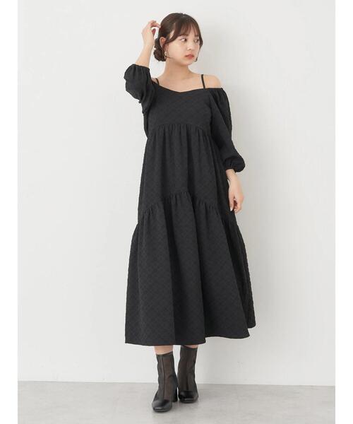 earth music&ecology（アースミュージックアンドエコロジー）の「2wayパフスリーブ表面感ワンピース（ワンピース・レディース・パープル/ブラック/オフホワイト・FREE）」の17枚目の写真