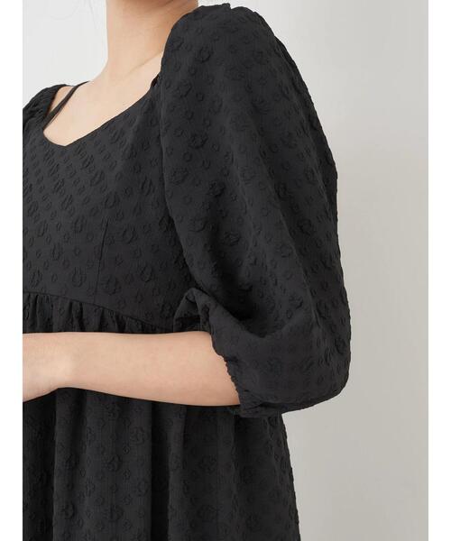 earth music&ecology（アースミュージックアンドエコロジー）の「2wayパフスリーブ表面感ワンピース（ワンピース・レディース・パープル/ブラック/オフホワイト・FREE）」の9枚目の写真