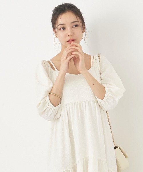 earth music&ecology（アースミュージックアンドエコロジー）の「2wayパフスリーブ表面感ワンピース（ワンピース・レディース・パープル/ブラック/オフホワイト・FREE）」の2枚目の写真