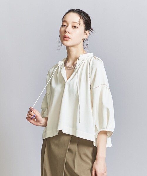 BEAUTY&YOUTH UNITED ARROWS(ビューティーアンドユースユナイテッドアローズ)の「Vネック ボリュームスリーブ トップス(シャツ/ブラウス・レディース・ブラック/ライム/オフホワイト・FREE)」の2枚目の写真