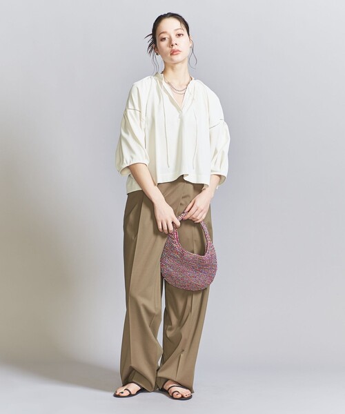 BEAUTY&YOUTH UNITED ARROWS(ビューティーアンドユースユナイテッドアローズ)の「Vネック ボリュームスリーブ トップス(シャツ/ブラウス・レディース・ブラック/ライム/オフホワイト・FREE)」の6枚目の写真