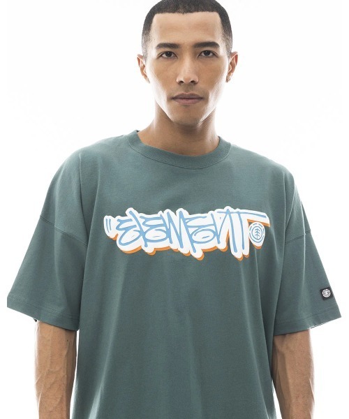 ELEMENT(エレメント)の「ELEMENT メンズ TAG SS Tシャツ 【2024年春夏モデル】/エレメント半袖ロゴTシャツ(Tシャツ/カットソー・メンズ・ブラック/ホワイト/グリーン・X-LARGE/LARGE/MEDIUM)」の1枚目の写真